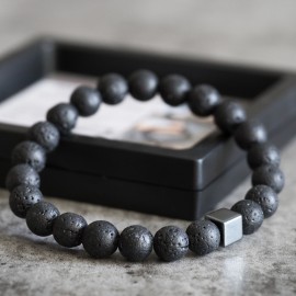 Lavos apyrankė su hematito kubu. Nemokamas siuntimas. 