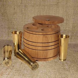 Ąžuolinė bačkutė su 4 X 20 ml taurelėmis