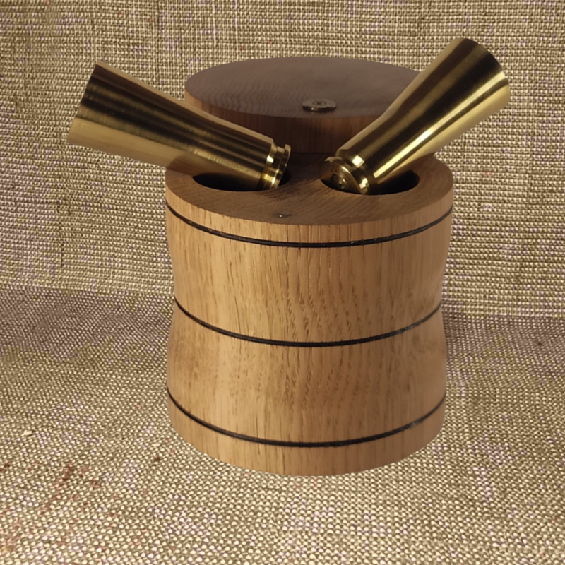 Ąžuolinė bačkutė su 2 X 20 ml taurelėmis