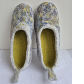 44 dydžio šlepetės