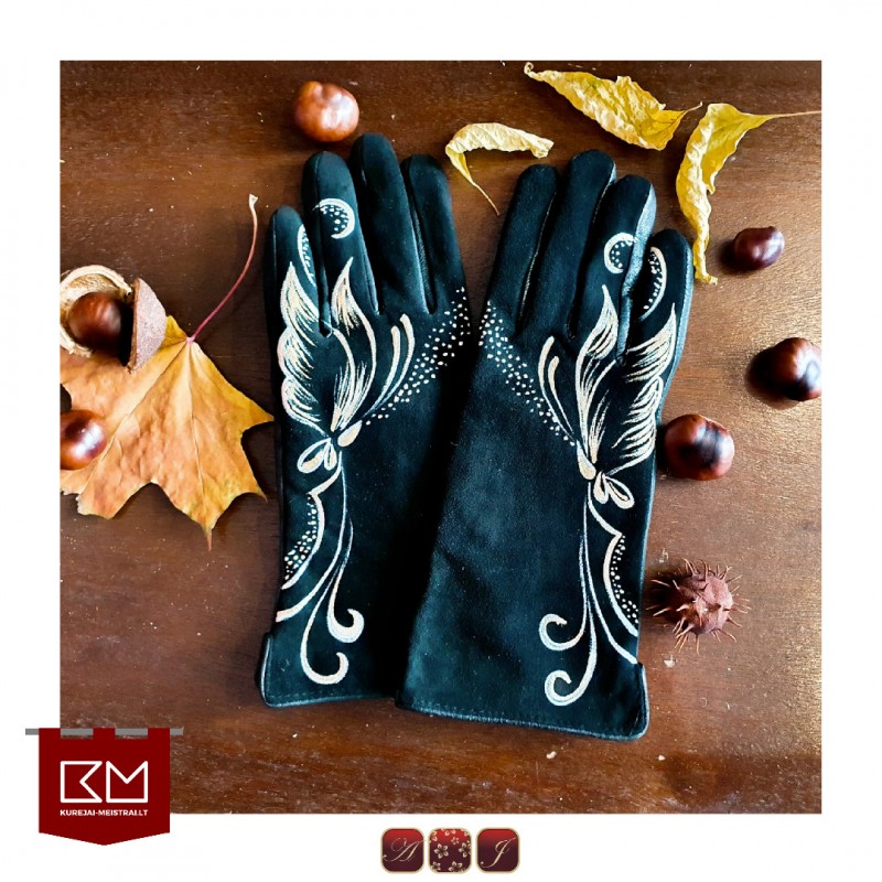 "Auksiniai ir melsvi drugeliai" Išpieštos pirštinės