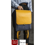 Geltona ir mėlyna maža odinė kuprinė moterims Geltona ir mėlyna maža odinė kuprinė moterims