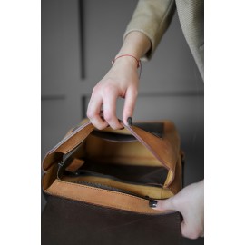 Maža ruda kuprinė moterims