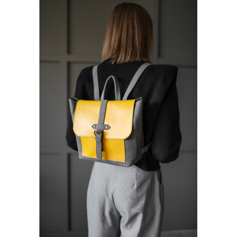 Maža spalvota kuprinė moterims