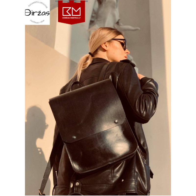 Juoda maža odinė kuprinė moterims