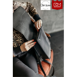 Juoda maža odinė kuprinė moterims