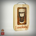 "Į Sveikatą" gintaru inkrustuota pjaustymo lentelė 
