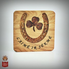 "Laimės" inkrustuotas medinis padėkliukas 