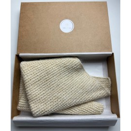 „Smėlio šiluma“ – rankomis megzta kaklo mova iš kašmyro, šilko ir alpakos