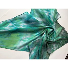 „Žalioji banga“ – rankomis tapyta šilkinė skarelė