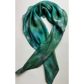 „Žalioji banga“ – rankomis tapyta šilkinė skarelė