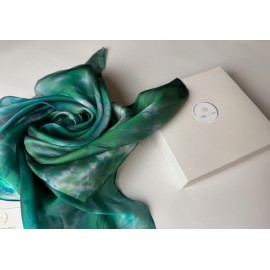 „Žalioji banga“ – rankomis tapyta šilkinė skarelė