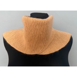 „Smėlio šiluma“ – rankomis megzta kaklo mova iš kašmyro, šilko ir alpakos