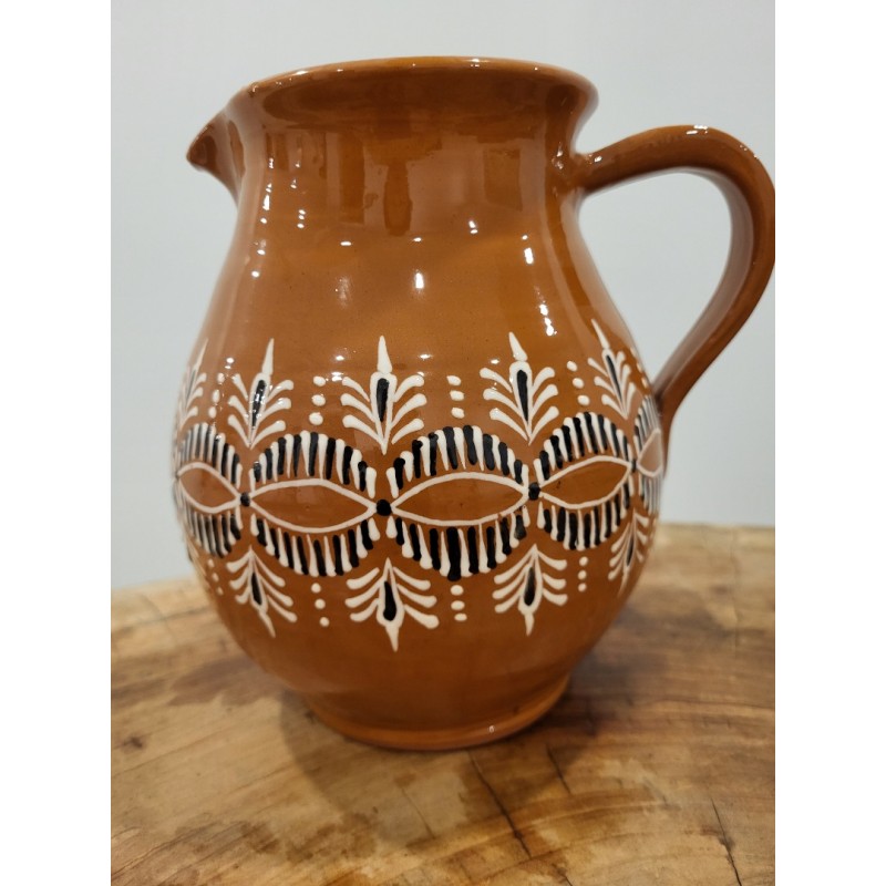 Molinis ąsotėlis apie 1,800-2 litrus talpos