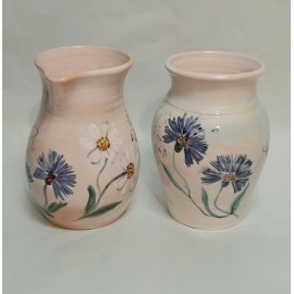 Auksinė bitutė  -vaza gėlėms su auksine bitute   Auksinė bitutė  -vaza gėlėms su auksine bitute