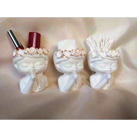 Žvakidė arba indeliai smulkmenoms 