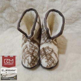 Aukštos drižuotos tapkutės Aukštos drižuotos tapkutės