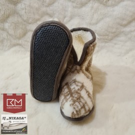 Aukštos drižuotos tapkutės Aukštos drižuotos tapkutės