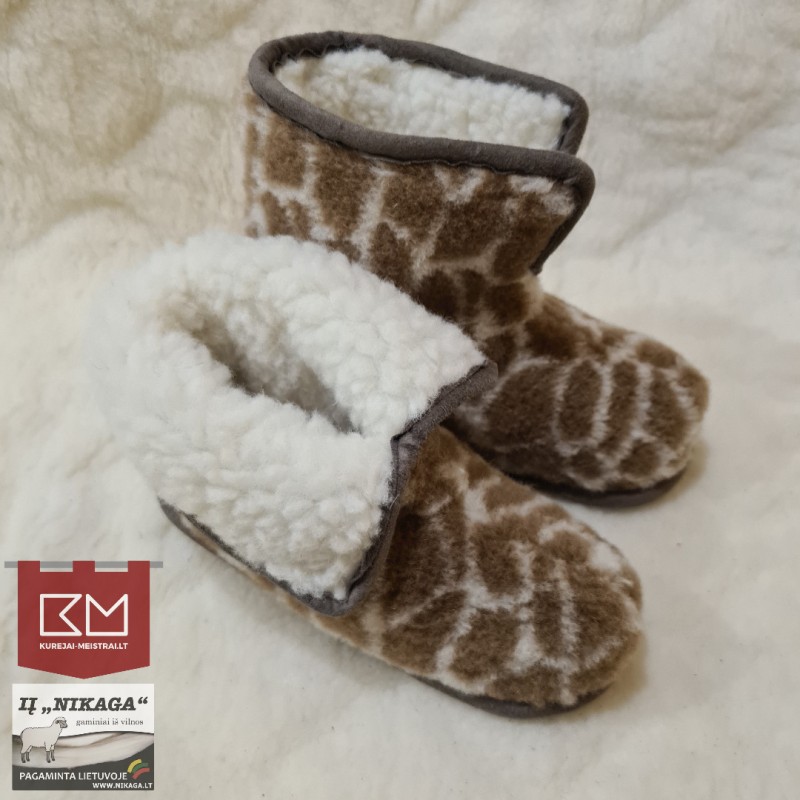 Aukštos žirafinės tapkutės Aukštos žirafinės tapkutės