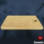 Ąžuolinė pjaustymo lentelė "34x19" su skylute pakabinimui