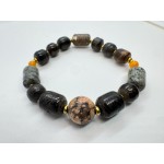 Apyrankė iš jūrinio ąžuolo, jūros akmenėlių ir gintaro akcentais su žalvario intarpais