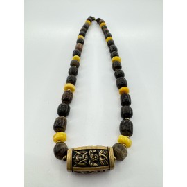 Vyrškas vėrinys iš pelkinio ąžuolo, Baltijos gintaro  ir žalvariniiu skandinavišku vikingu motyvu