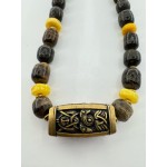 Vyrškas vėrinys iš pelkinio ąžuolo, Baltijos gintaro  ir žalvariniiu skandinavišku vikingu motyvu