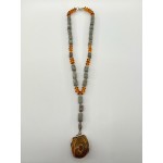 Natūralaus Baltijos gintaro fosilinių akmenėlių papuošalas su elegantiškomis sidabro detalėmis