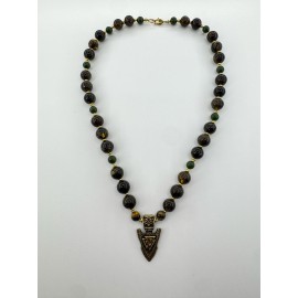 Vyriškas papuošalas iš gintaro su žalvarine ietimi