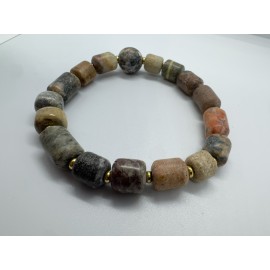 Apyrankė iš jūrinio ąžuolo, jūrinių akmenukų su žalvario intarpais