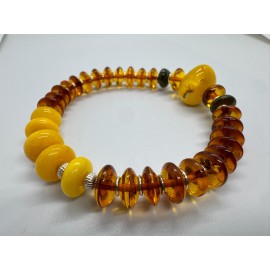 Gintarinė apyrankė iš gintaro su sidabro intarpais