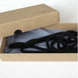 Surišamas kaklo papuošalas. Juodas