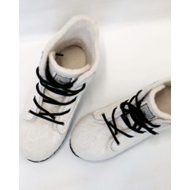 Balti veltinio batai