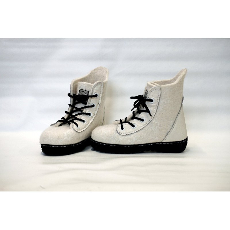 Balti veltinio batai