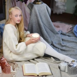 Ilgos megztos baltos kojinės 