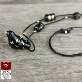 Keramikos pakabukas su paukšteliu juodas