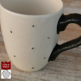 Keraminis puodelis su platinos taškeliais