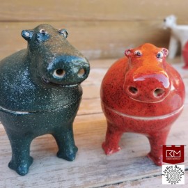 Keramikos rankų darbo dėžutė Begemotas