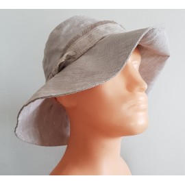 Lininė kepurė "Plačiabrylė"