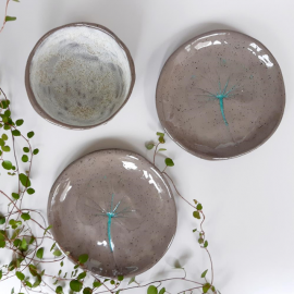 Desertinė lėkštutė su lapu