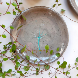 Desertinė lėkštutė su lapu