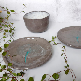 Desertinė lėkštutė su lapu