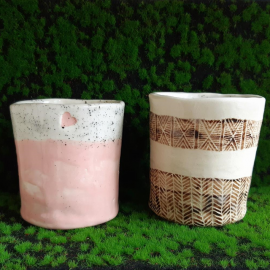 Ornamentais puoštas puodelis