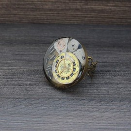 Steampunk stiliaus žiedas su laikrodžių detalėmis